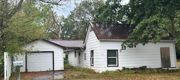 Looking for your next flip or rental? This 1,384 sq. ft. corner-lot home (built in 1905) is priced to sell and loaded with potential. Exterior features include lap siding, metal roof, gutters, attached garage, and fenced yard.
?? Inside: it needs major renovation—no sugarcoating. But it does offer a formal dining area, fireplace, and the kind of character investors love to bring back to life.
?? At this price, it’s one of the most affordable project homes in Nevada—a rare chance to add serious value.
?? Don’t miss out. Properties like this don’t last long!
