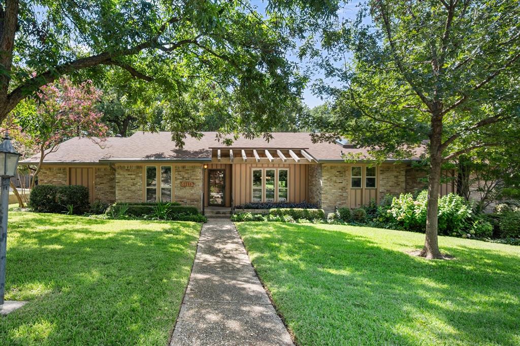 2216 Shadywood Court