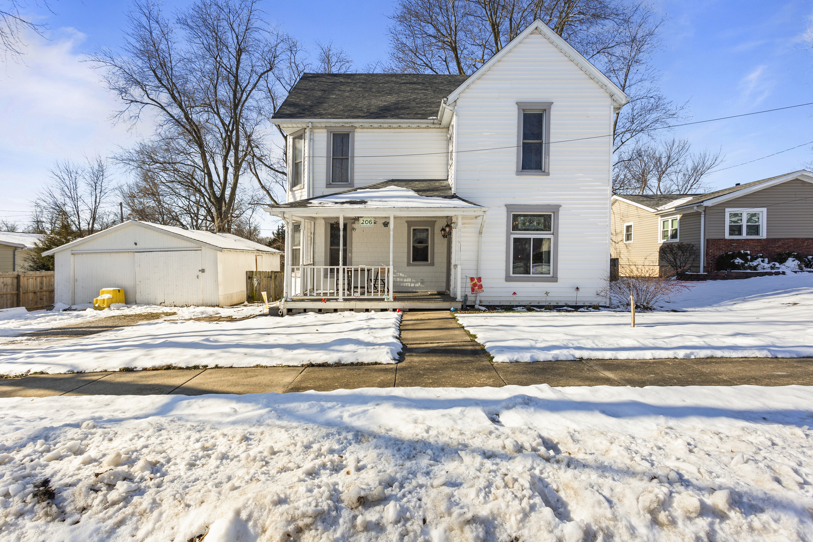 206 N Buchanan Street