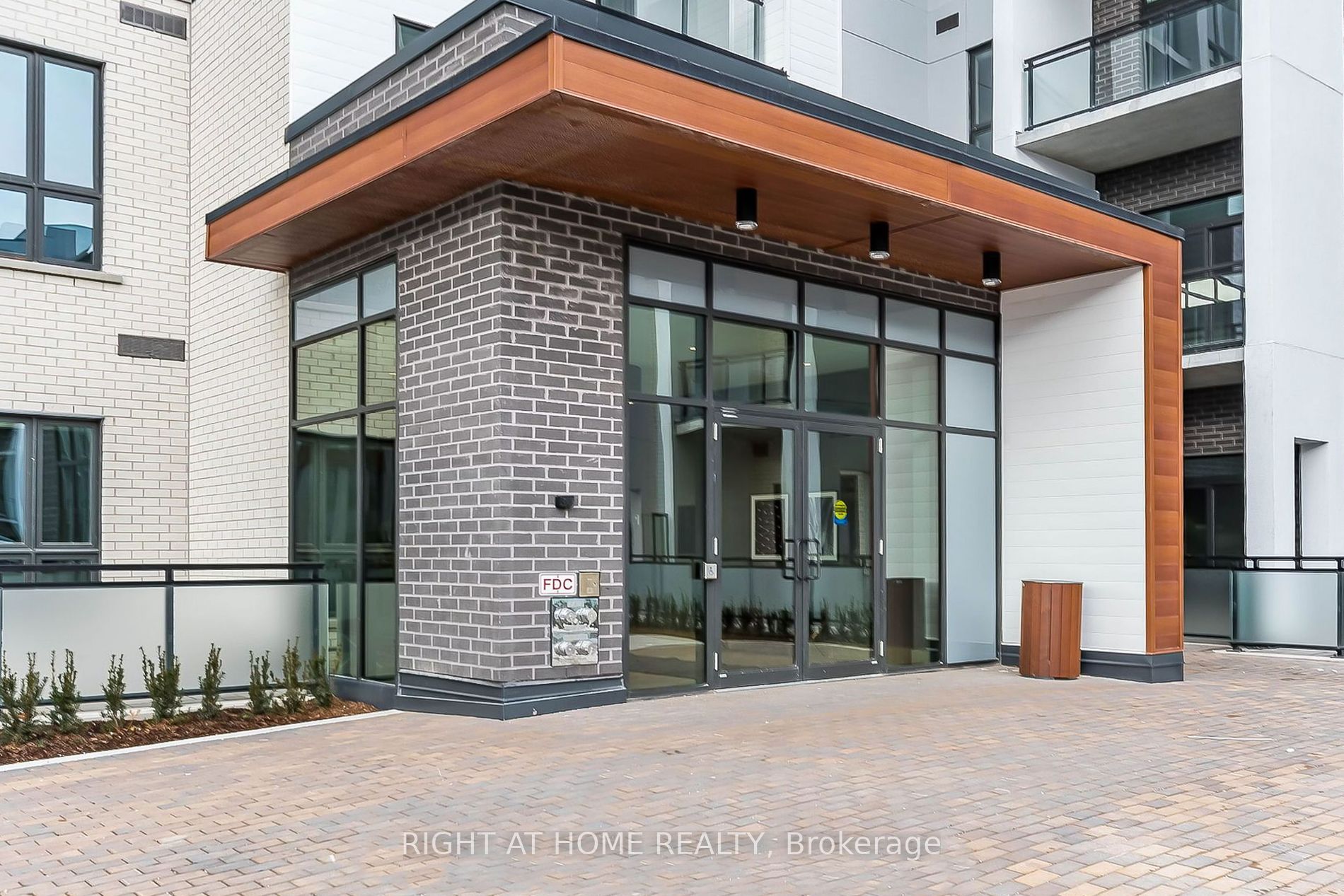 470 Gordon Krantz Ave 217