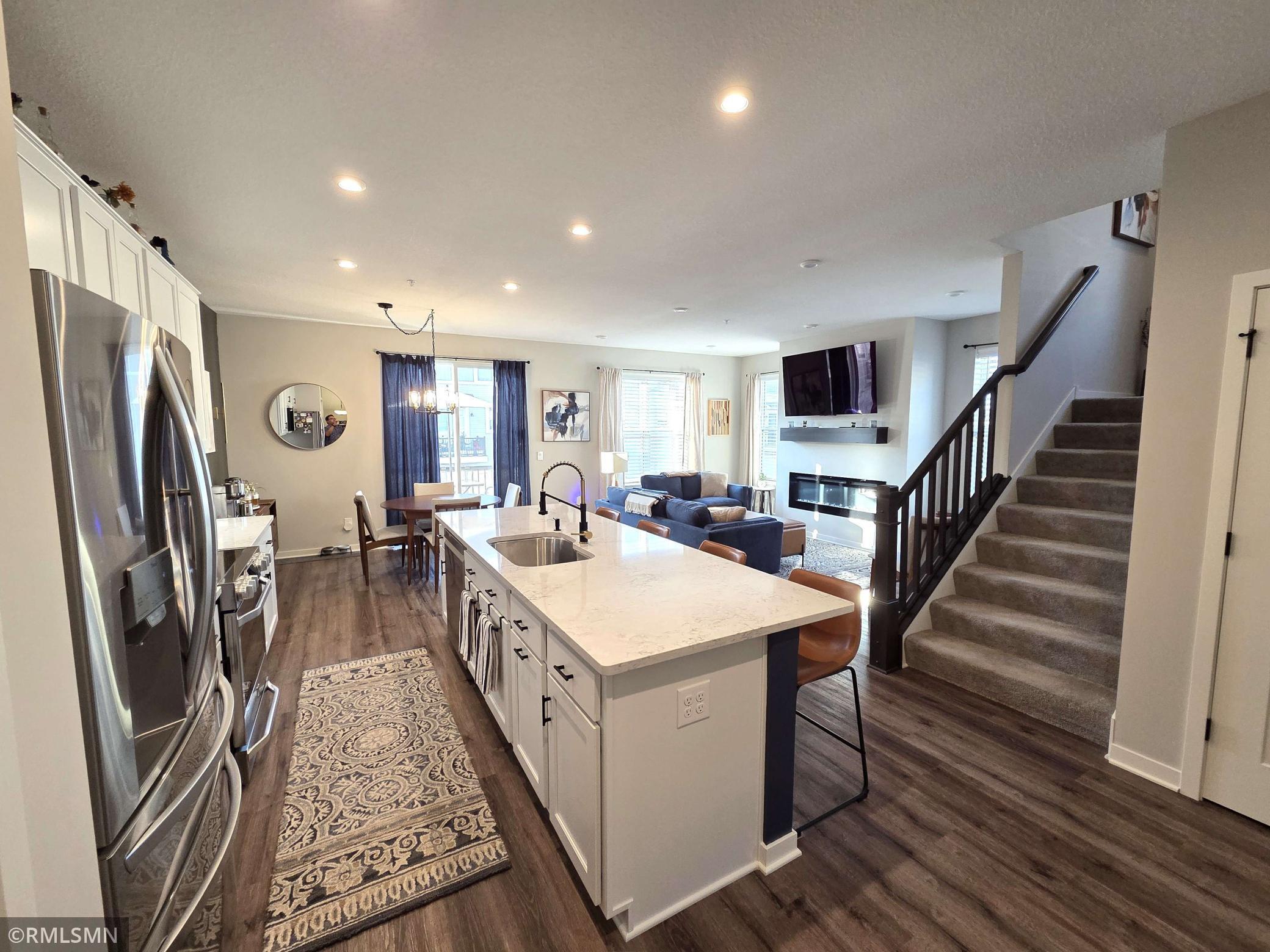 2234 Gateway Curve