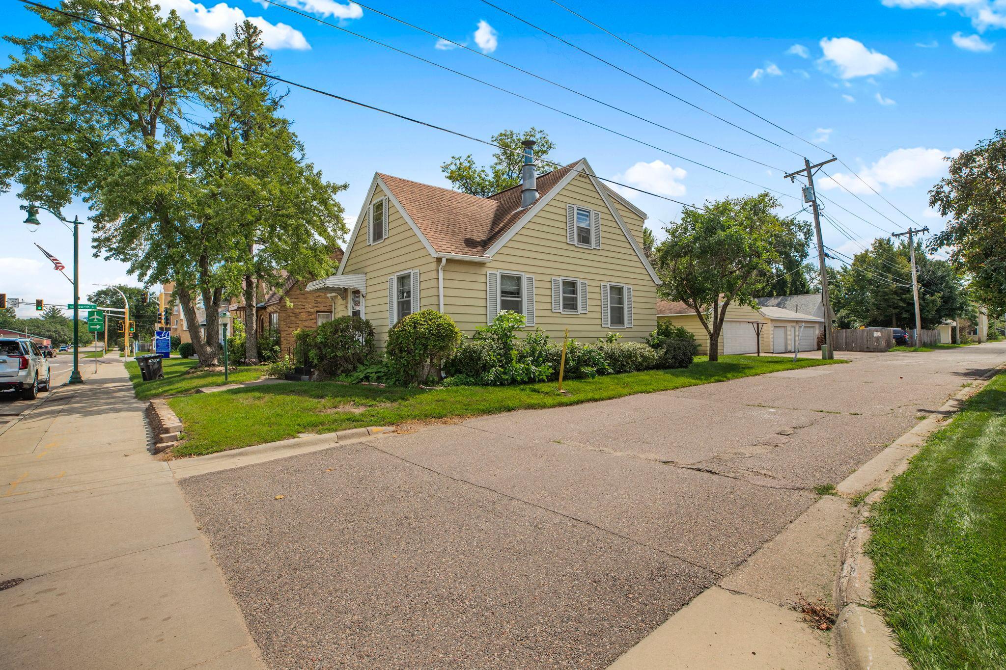 312 E Broadway