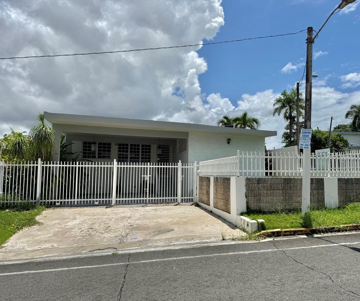 Under contract-accepting backup offers. 3-bedroom, 2.5-bath residence with living room, dining room, kitchen, family room, and office. It features approximately 400 square meters of yard space.
Not subject to appraisal.