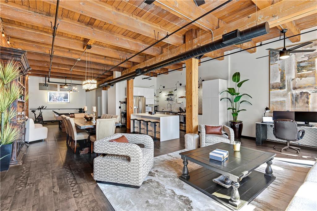 306 W 7th Street 302