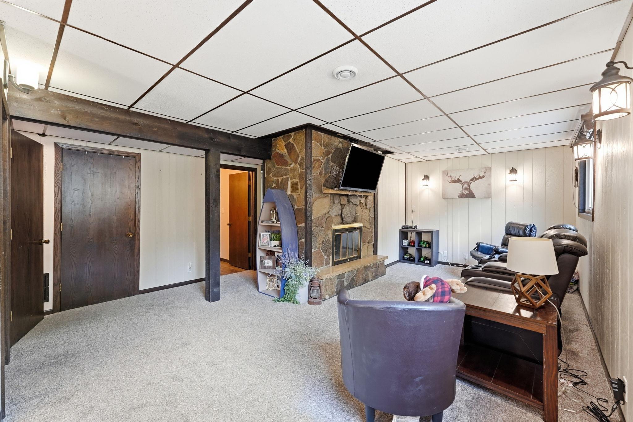 214 Highview Drive W