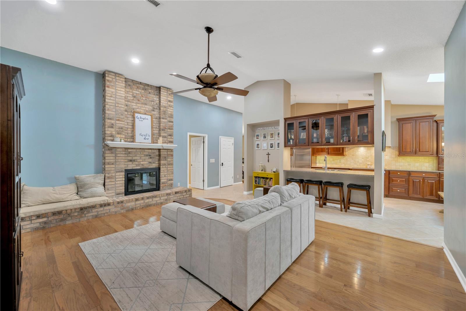 1007 Morfield Lane