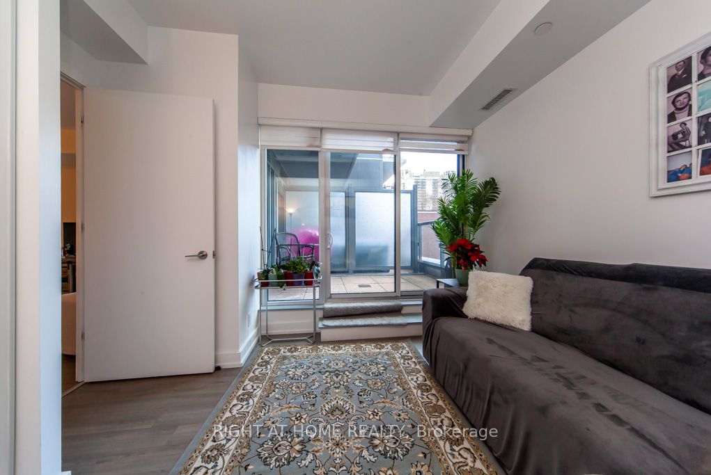 6 Parkwood Ave 317