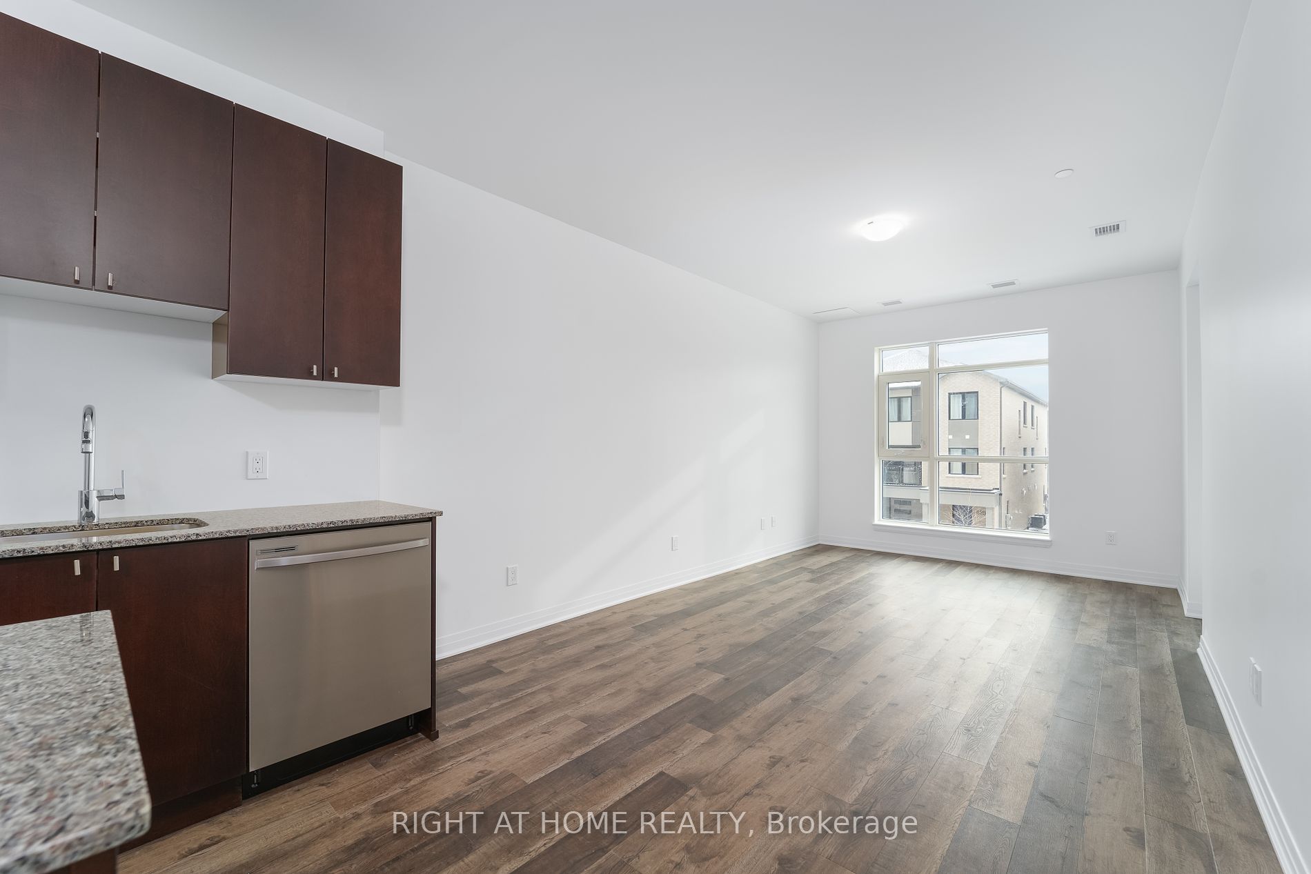 470 Gordon Krantz Ave 217