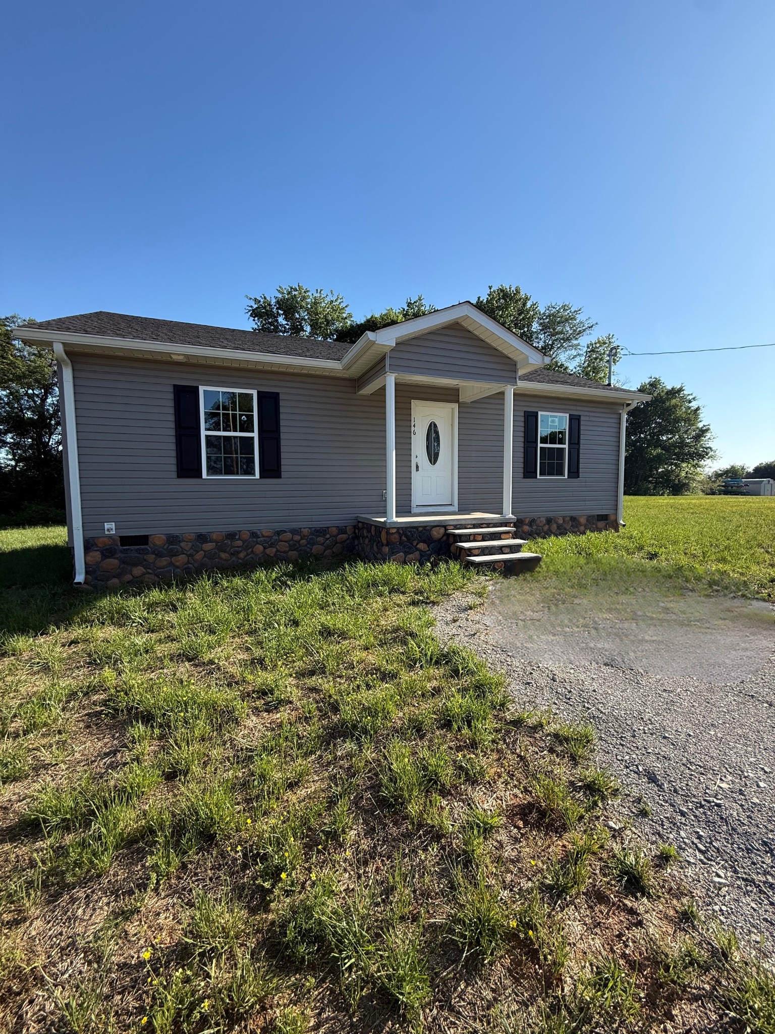 146 Hesselly Rd