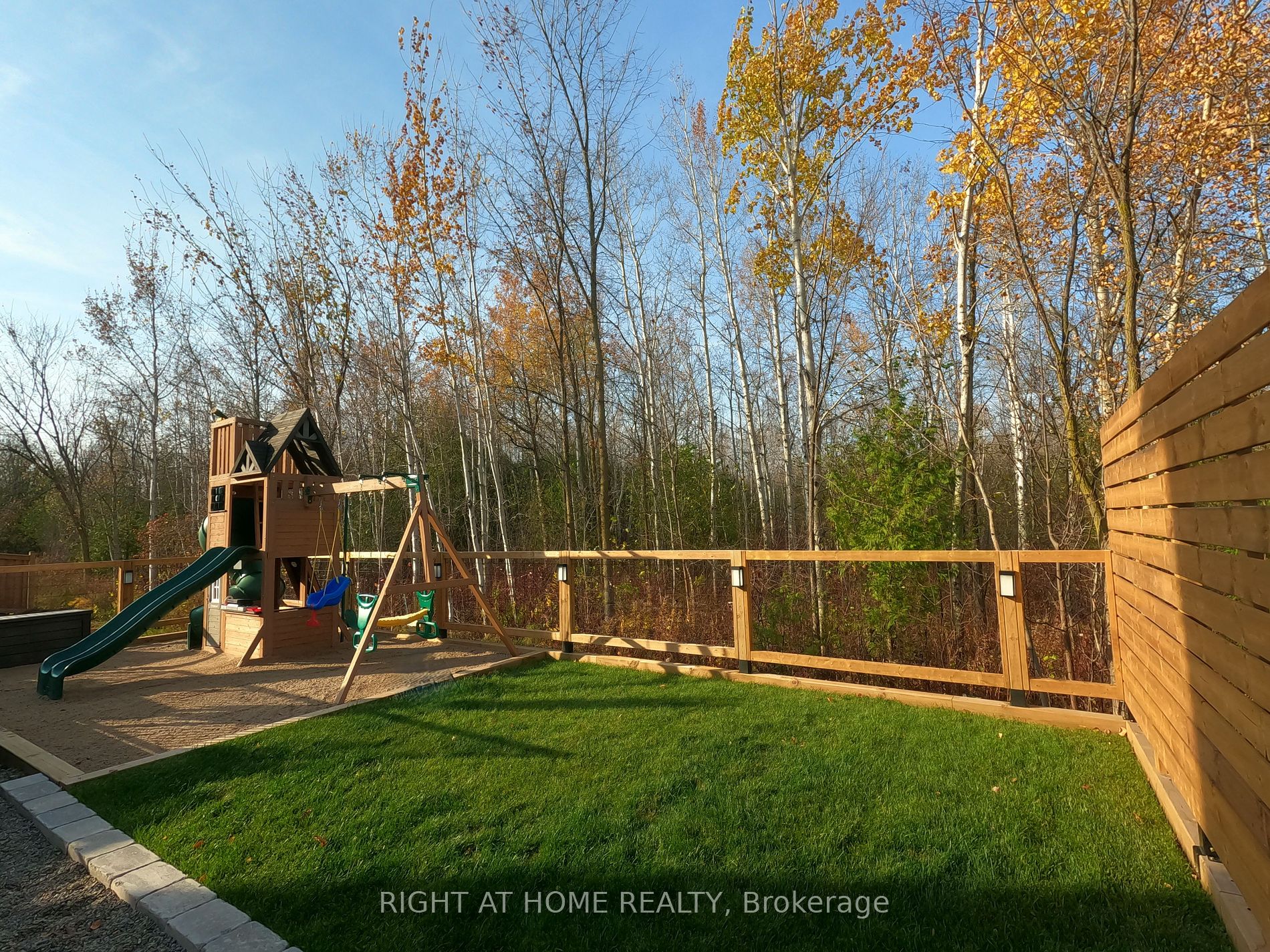 215 Roy Dr