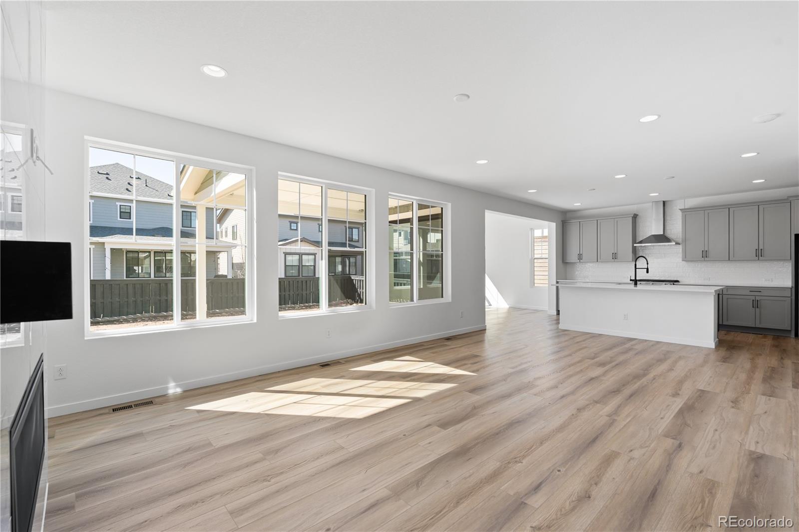 8892 Springsong Lane