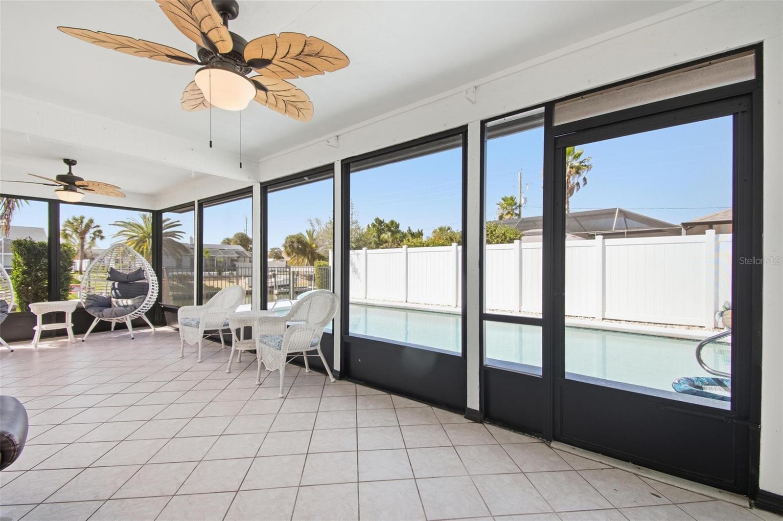 4 Coral Reef Court S