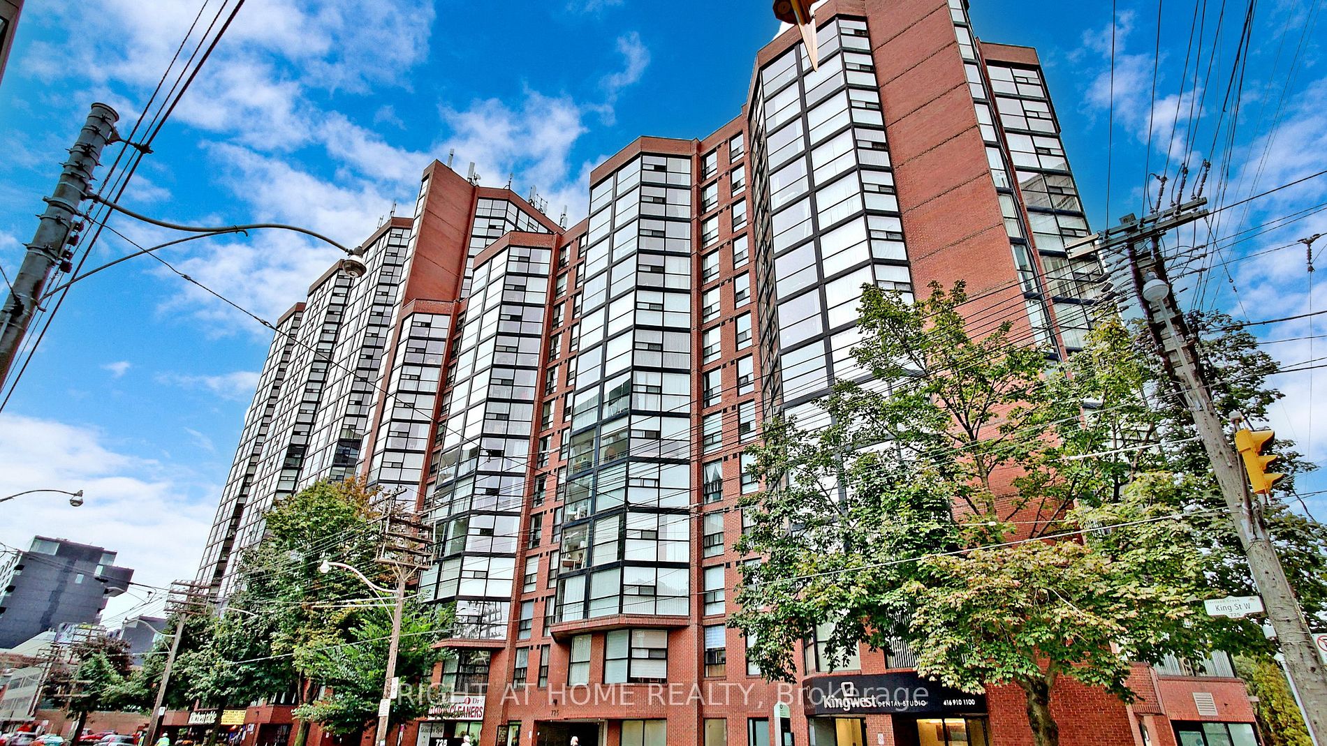 705 W King St 1802