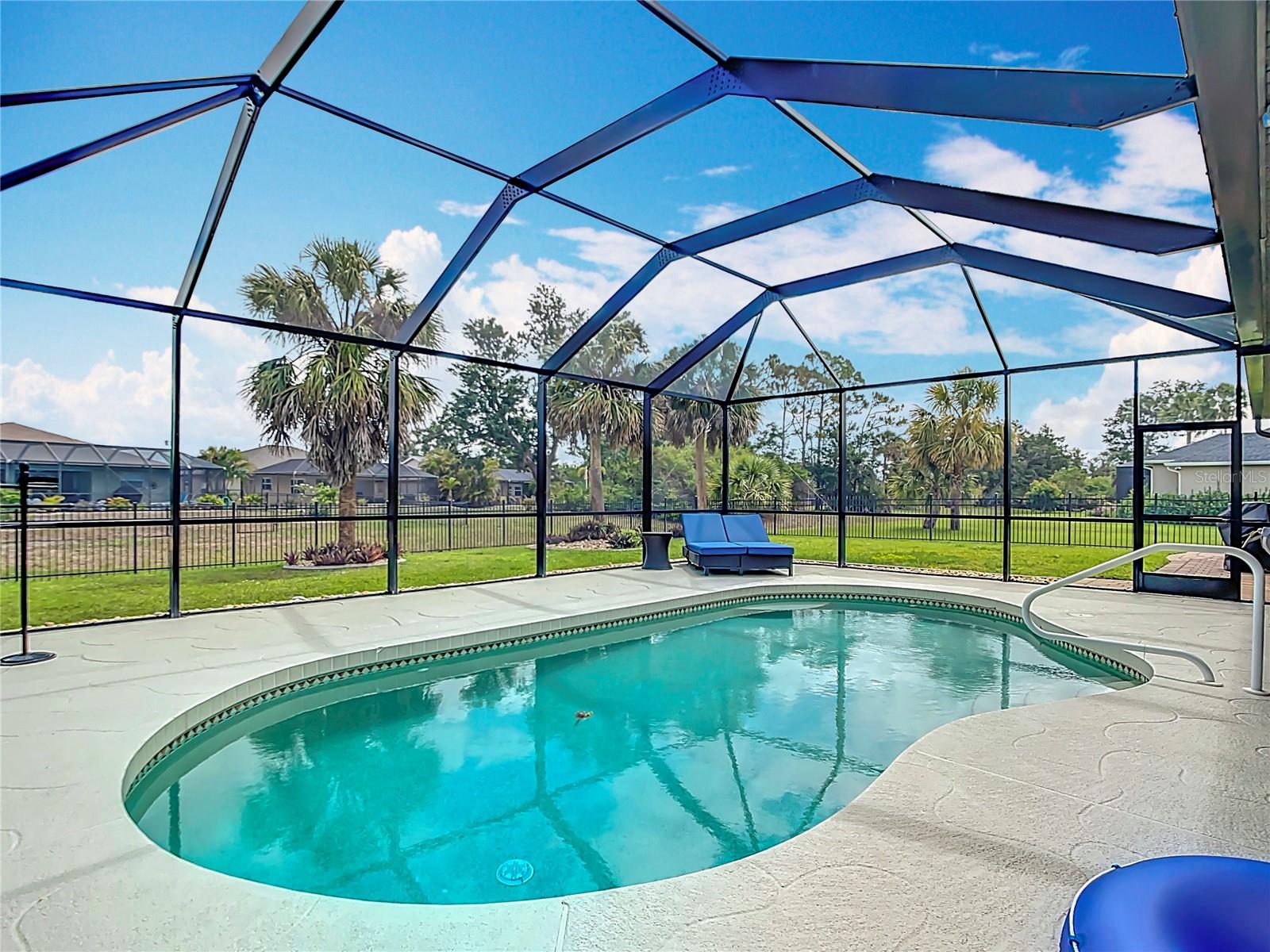 613 Boundary Boulevard