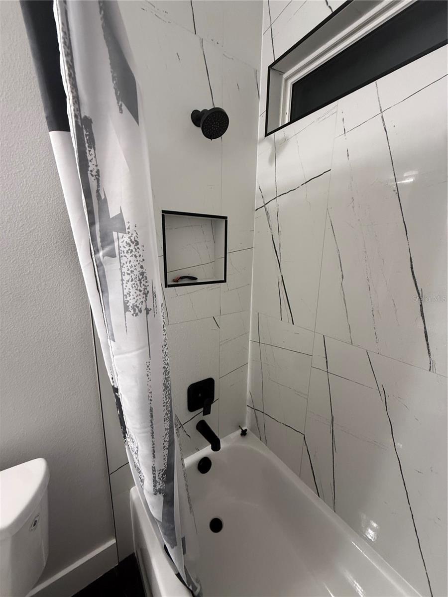 2308 W Saint Louis Street 1/2