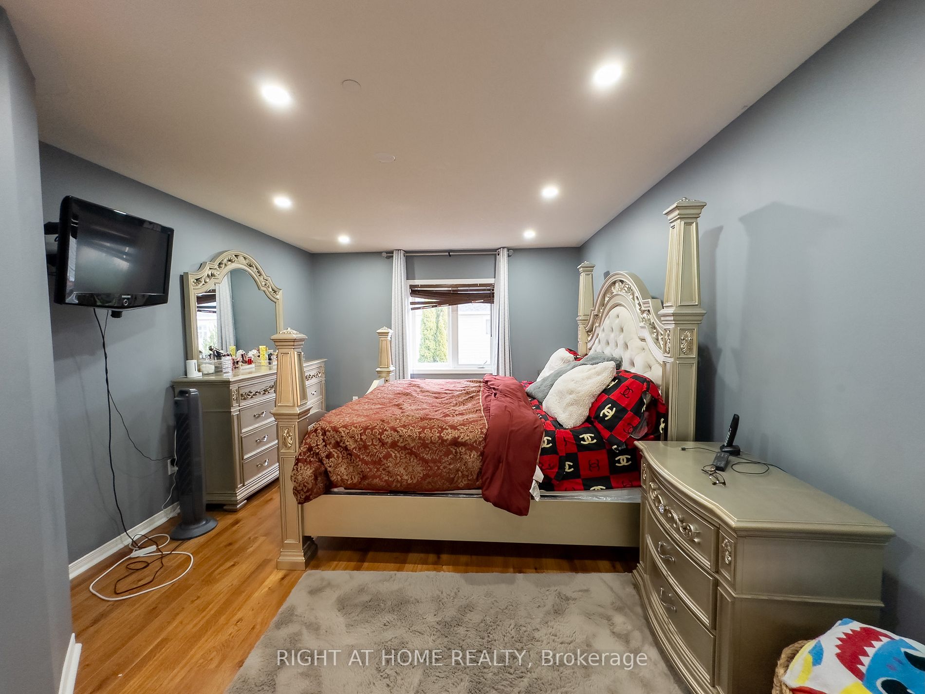 30 Pauline Cres 6