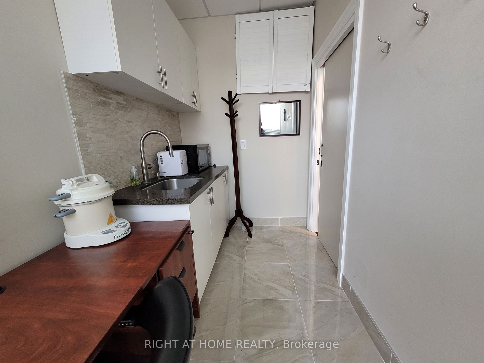 4750 Yonge St 316