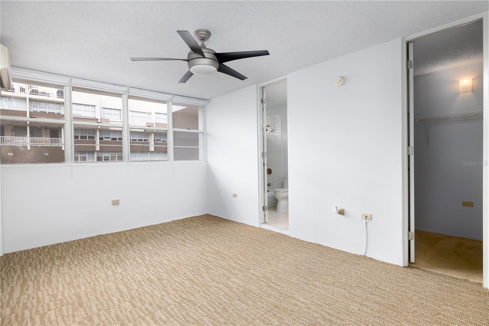 151 Av. Tte. César Luis González 3002