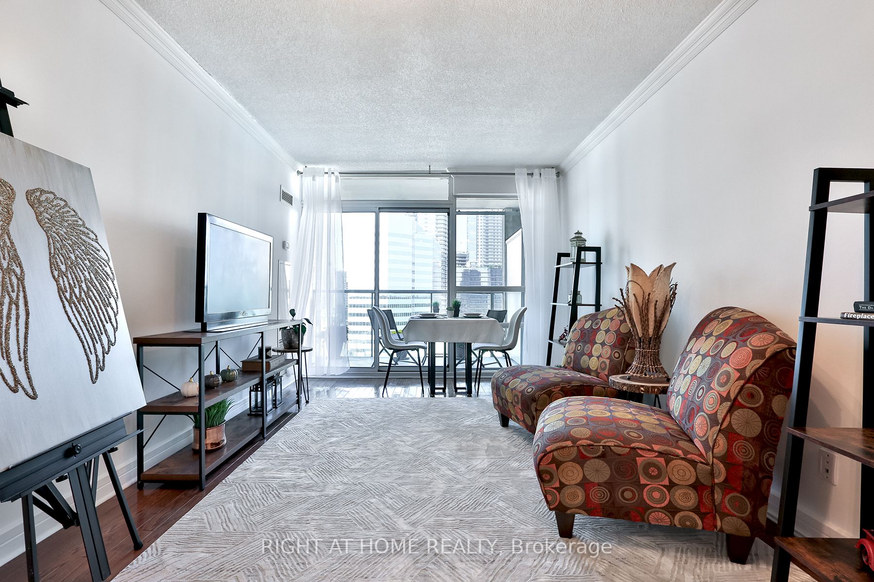 16 Harrison Garden Blvd 1112