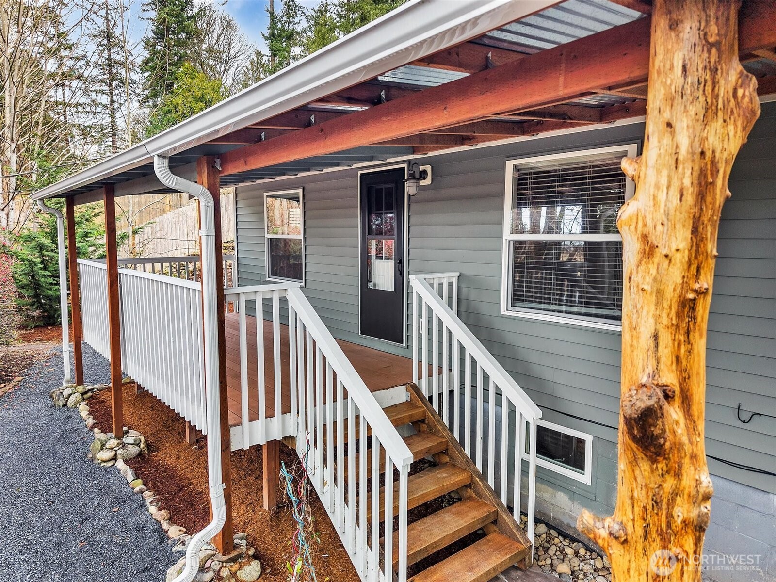 1819 Sunnyside Boulevard