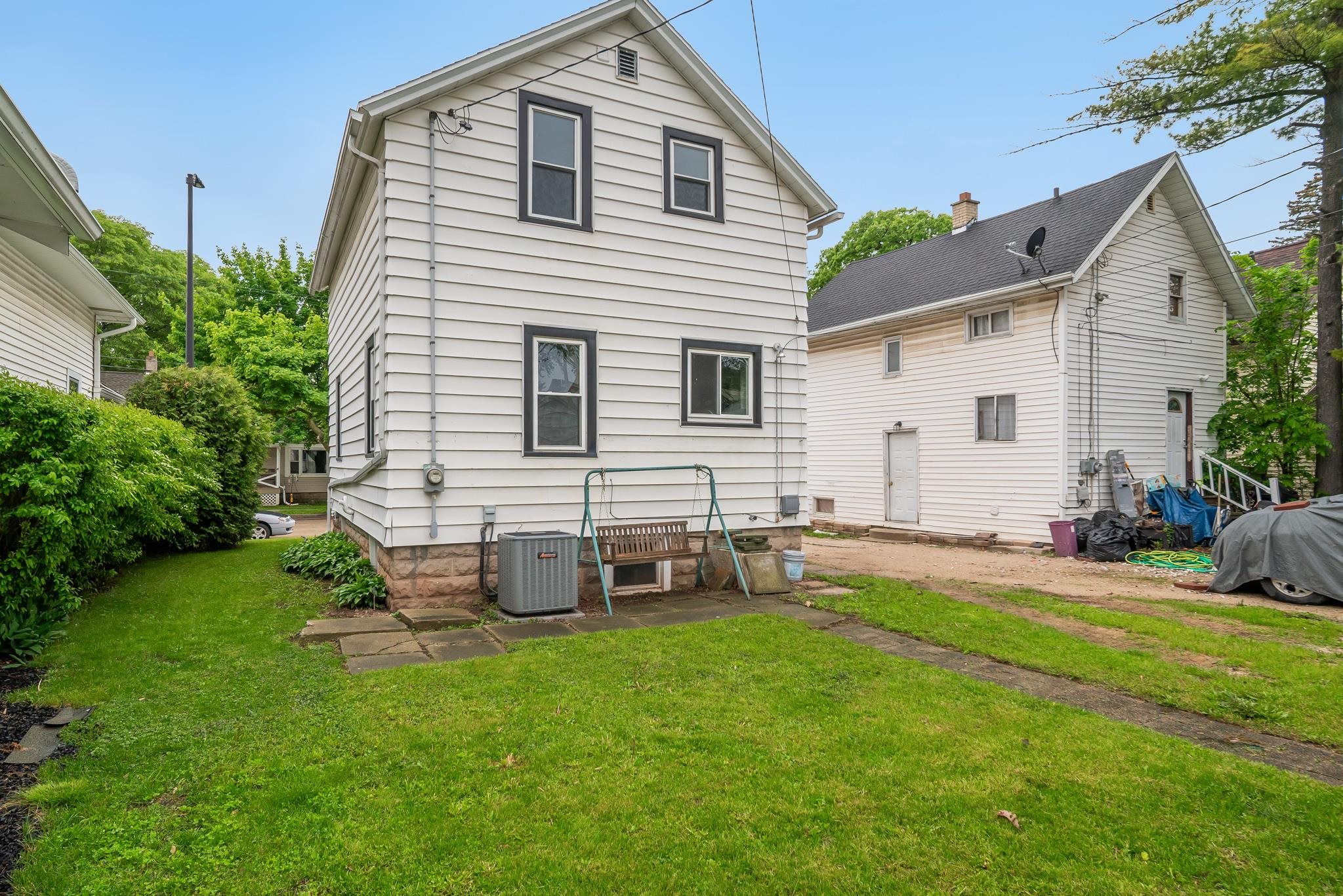 369 W Division Street