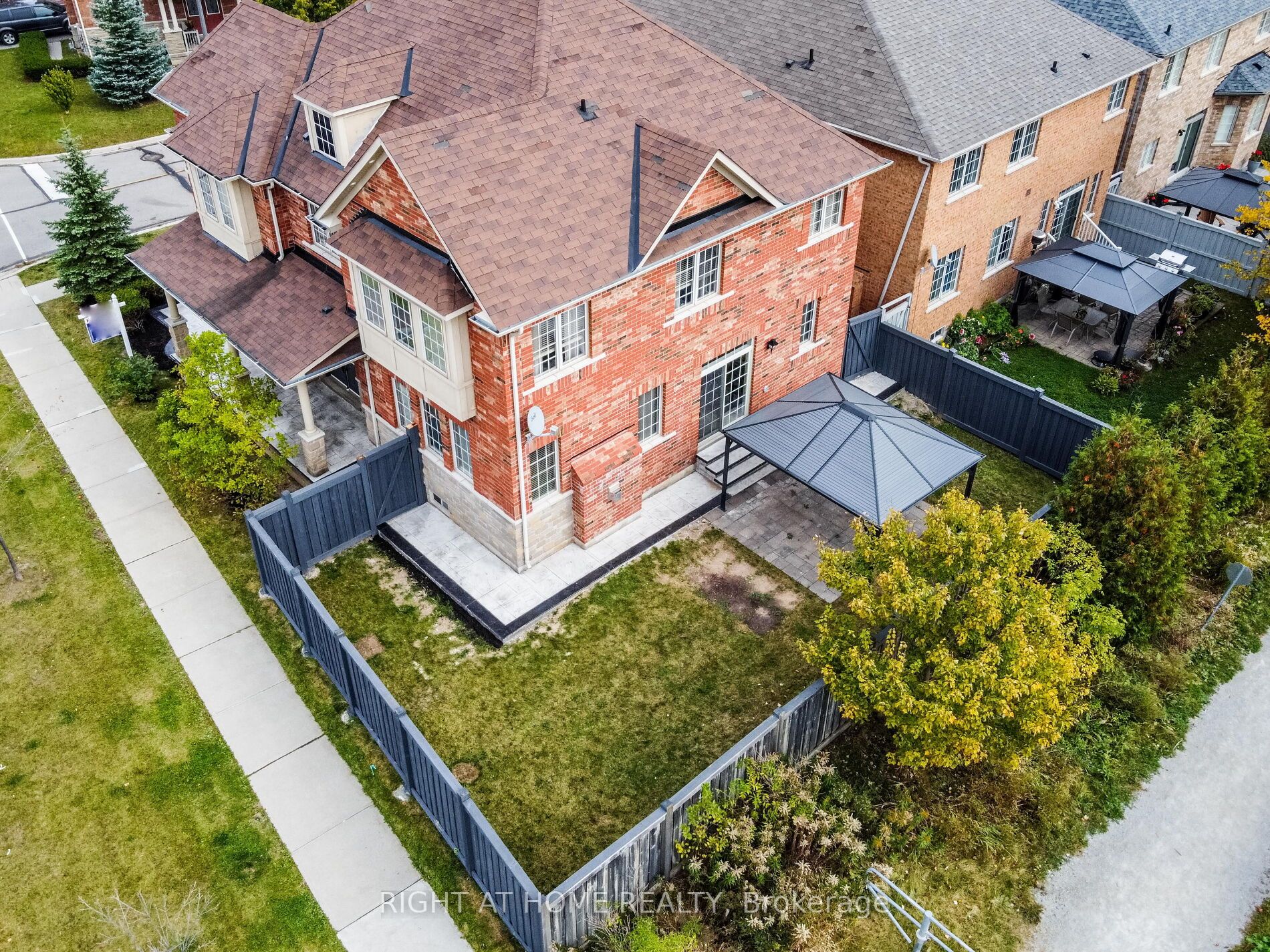 280 Wrigglesworth Cres