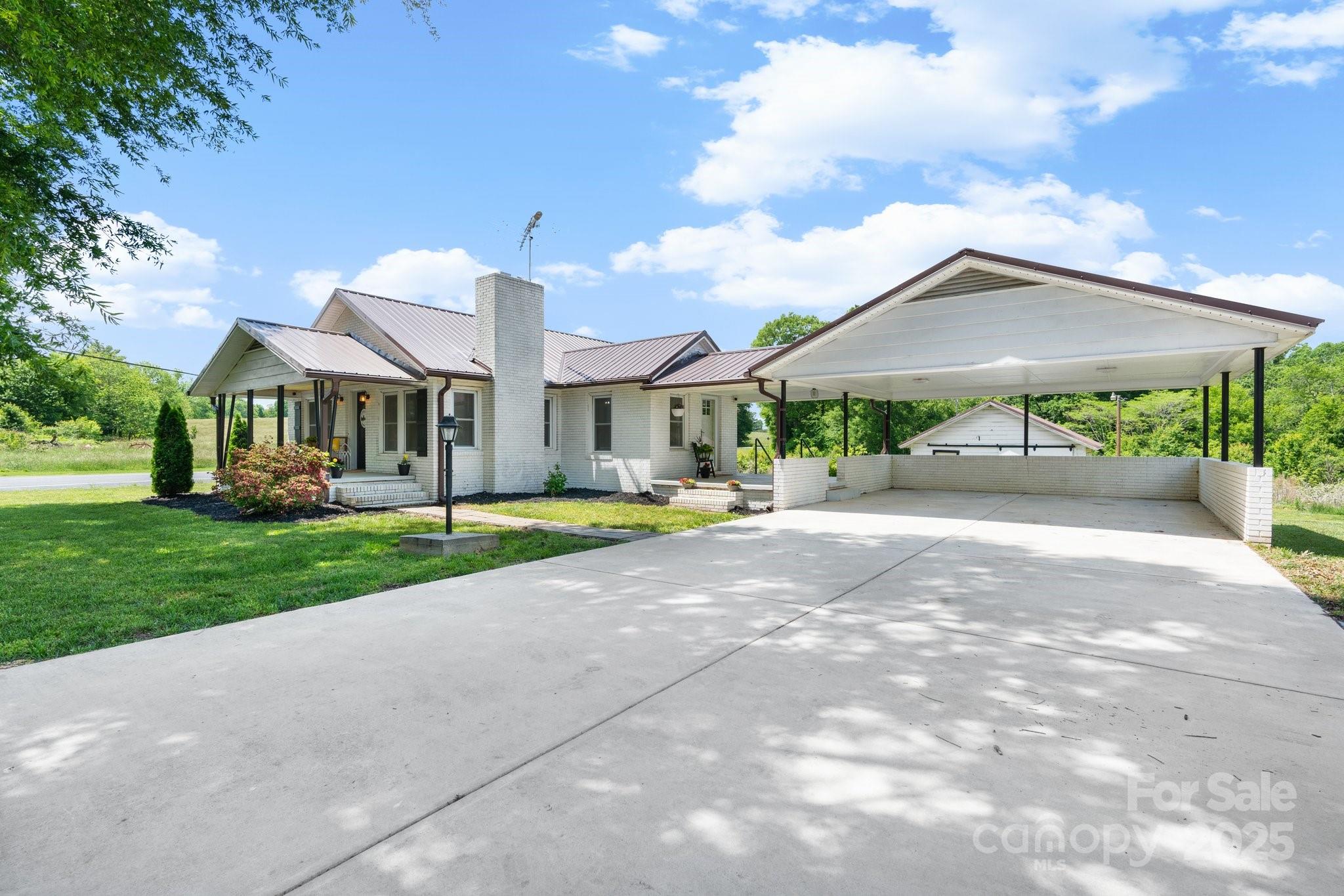 1300 Nc 90 Highway W