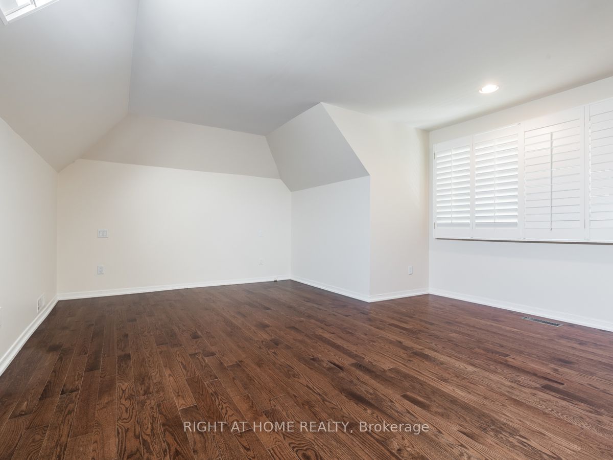16 Fernside Crt