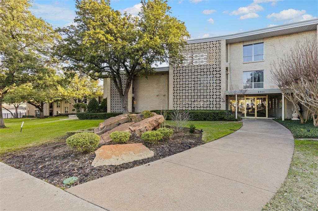 2301 Ridgmar Plaza 5