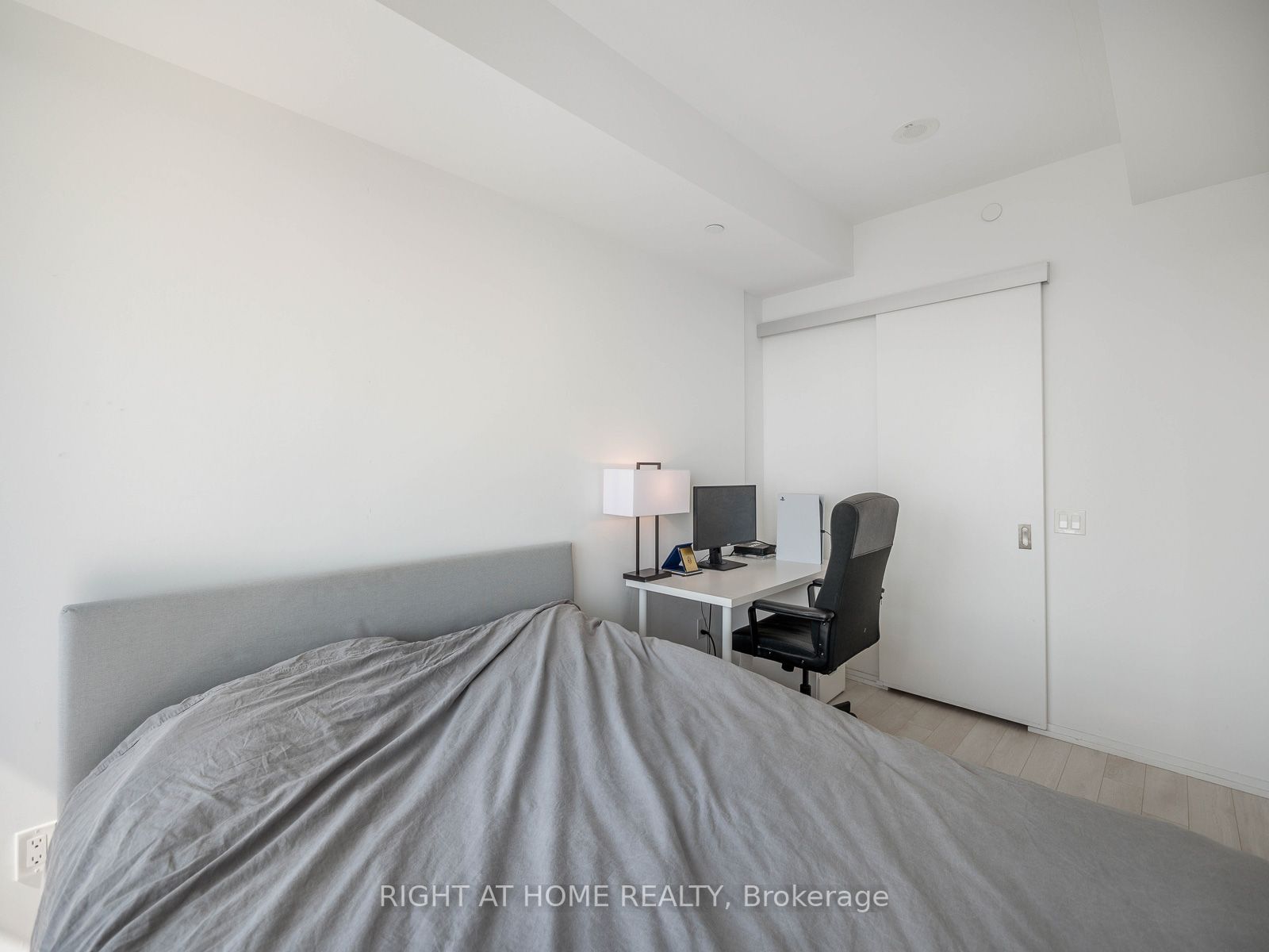 197 Yonge St 5607