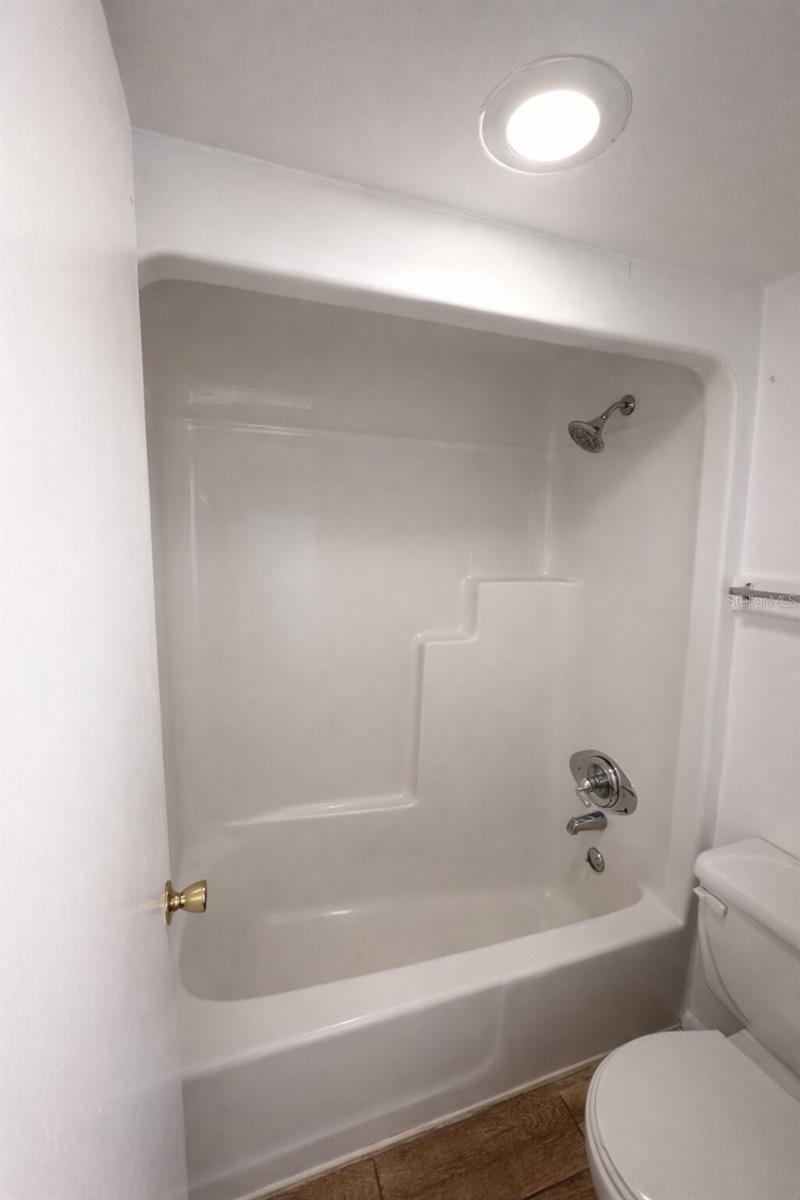 2505 N Alafaya Trail 8