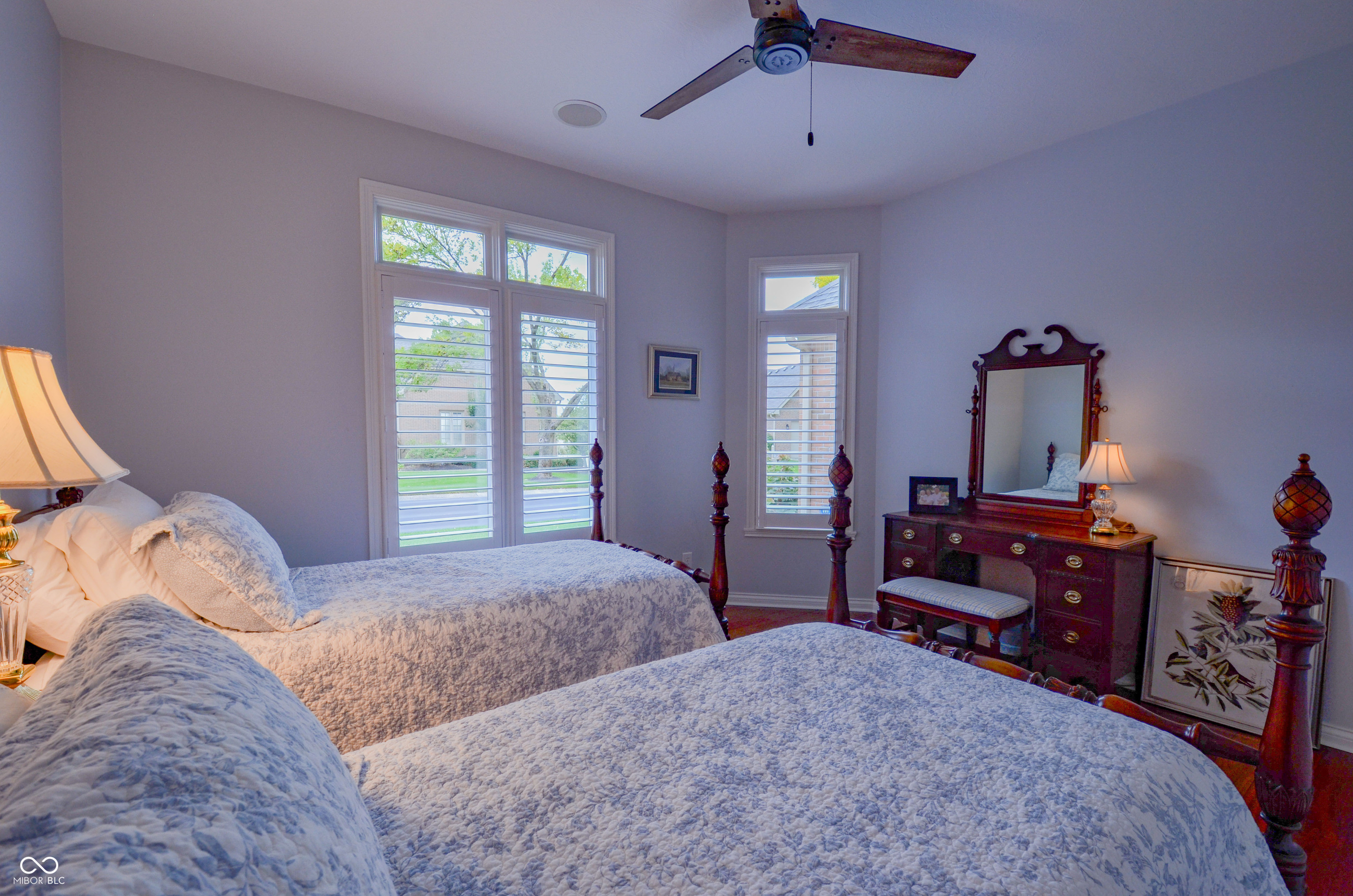 1738 Pathway Drive S