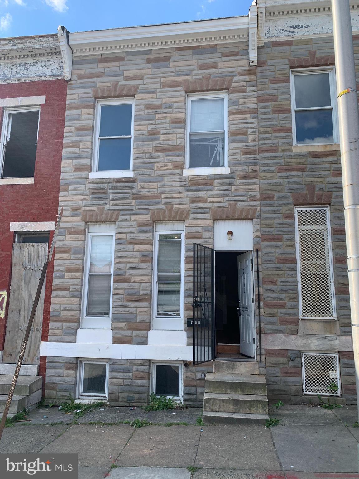 2511 WBaltimore St  