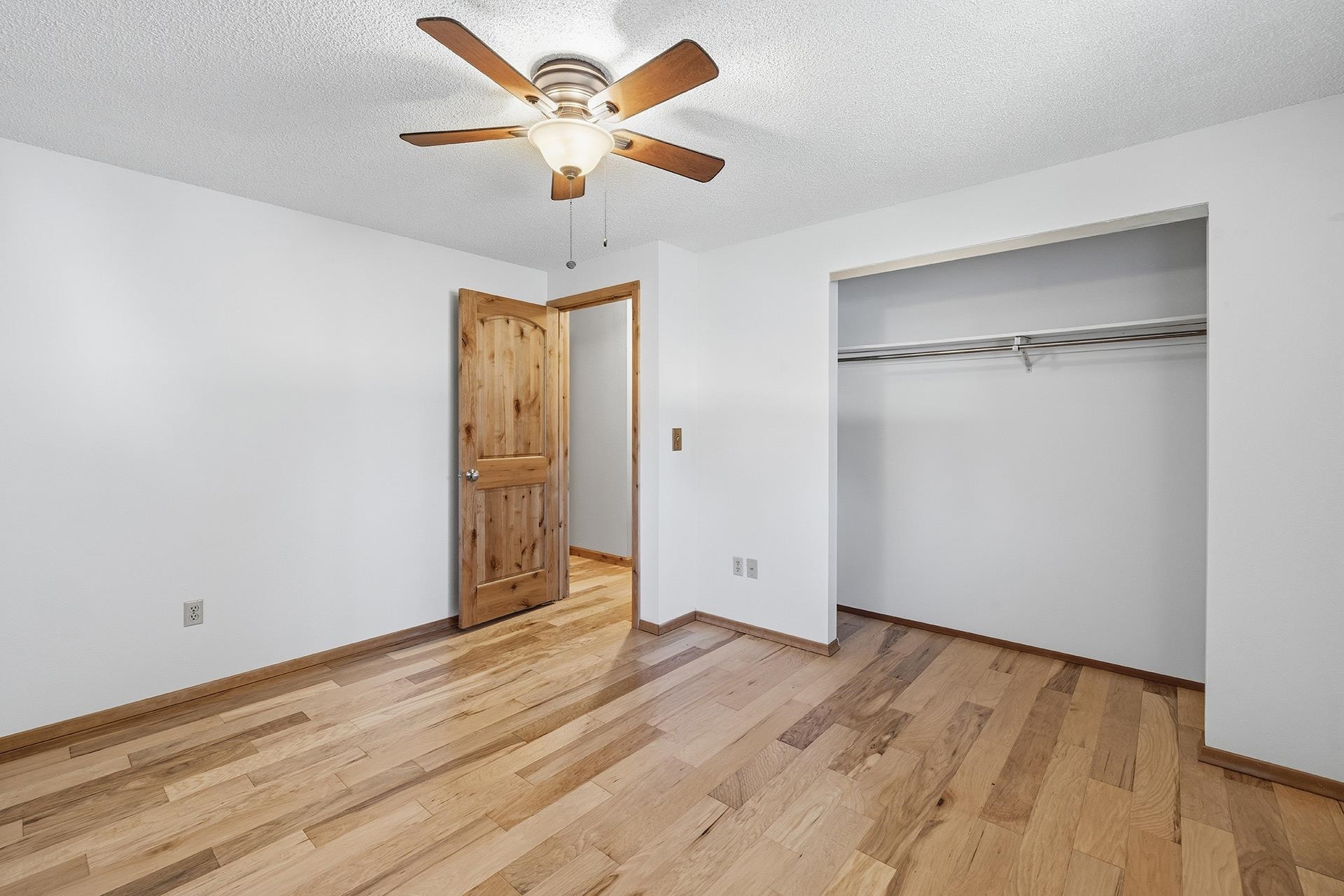 3433 W Wellesley Ave Ave