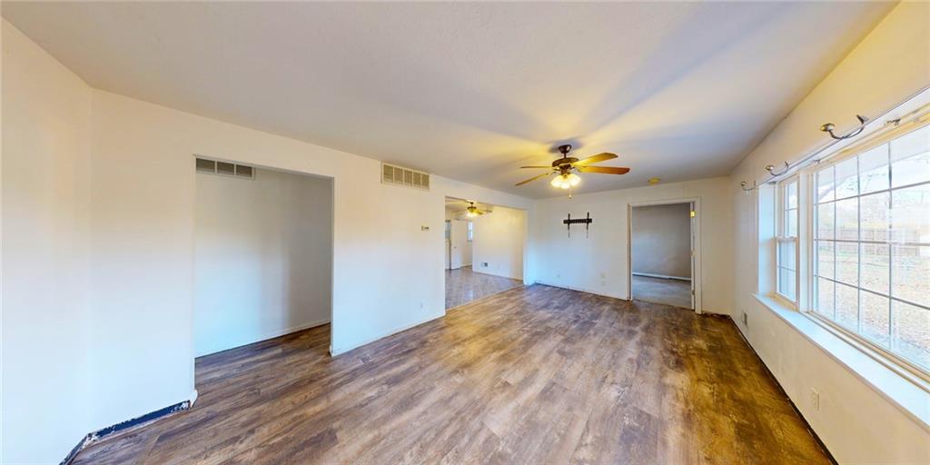 1119 N Commercial Street