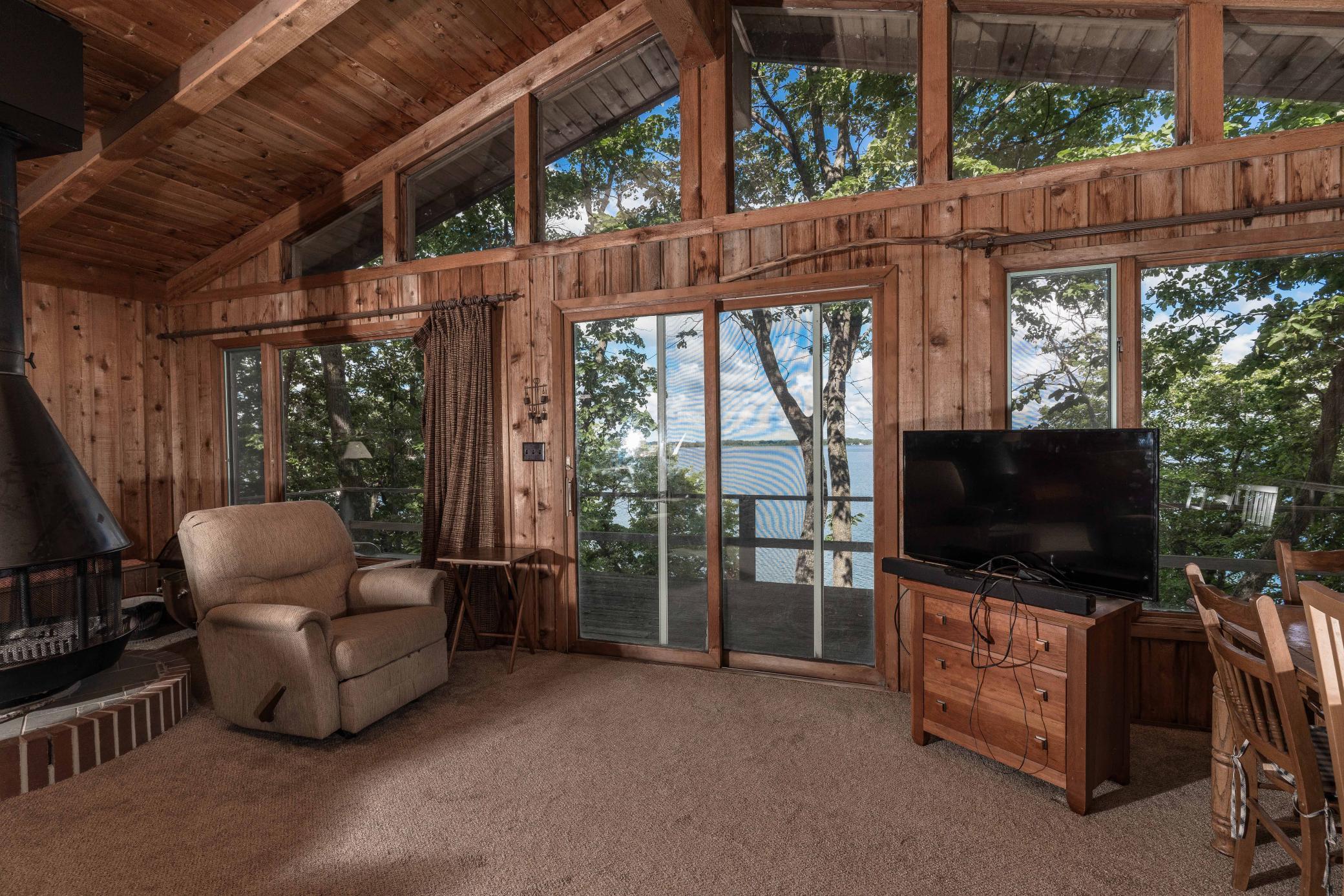 39060 Peninsula Lane