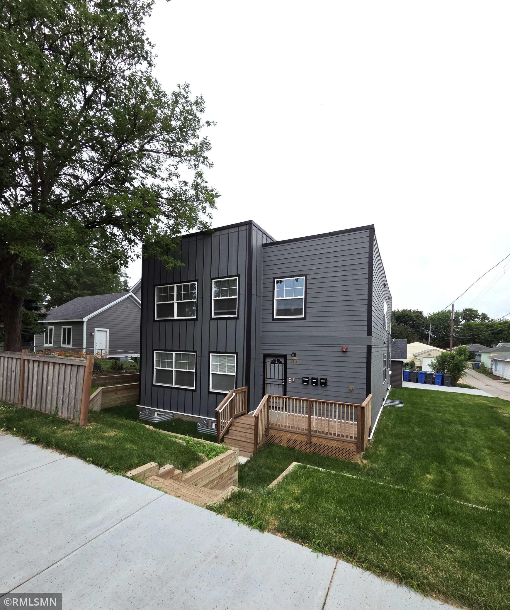 1911 E 32nd Street
