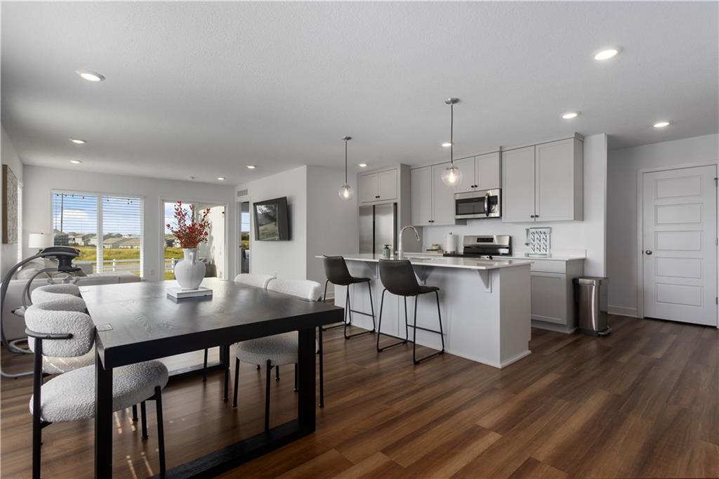 27600 E Red Fox Street