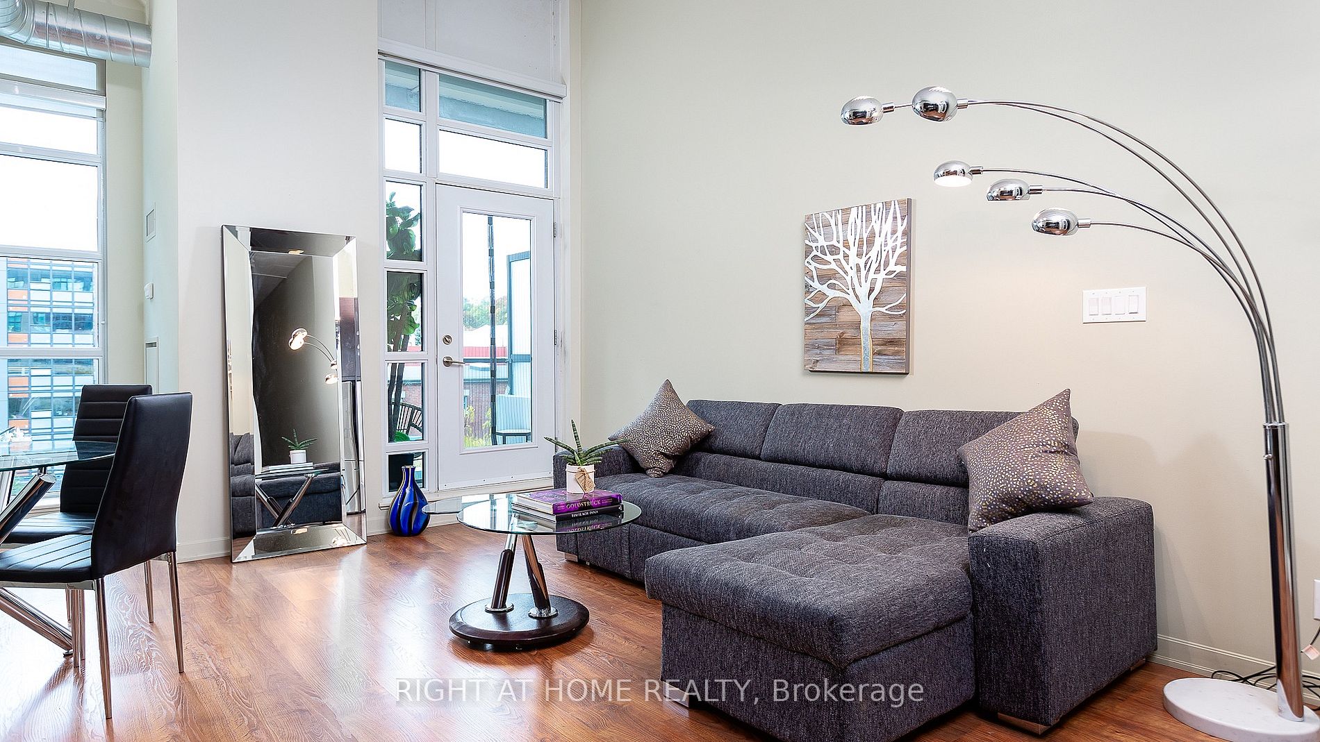 380 Macpherson Ave 314