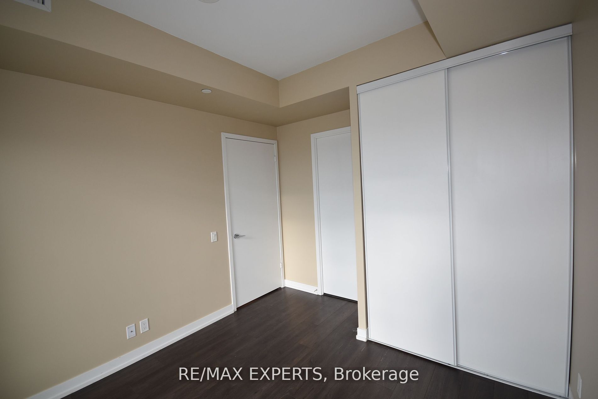 5 Buttermill Ave 5905