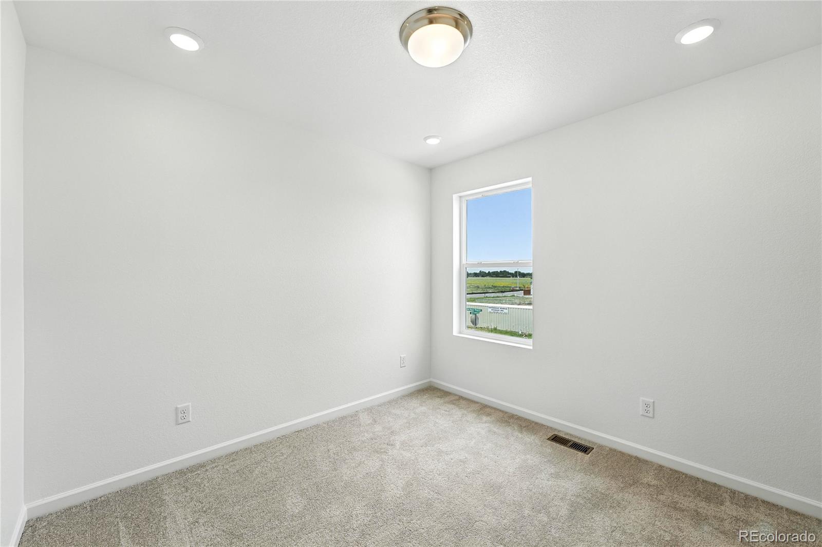 2086 Wagon Wheel Aly