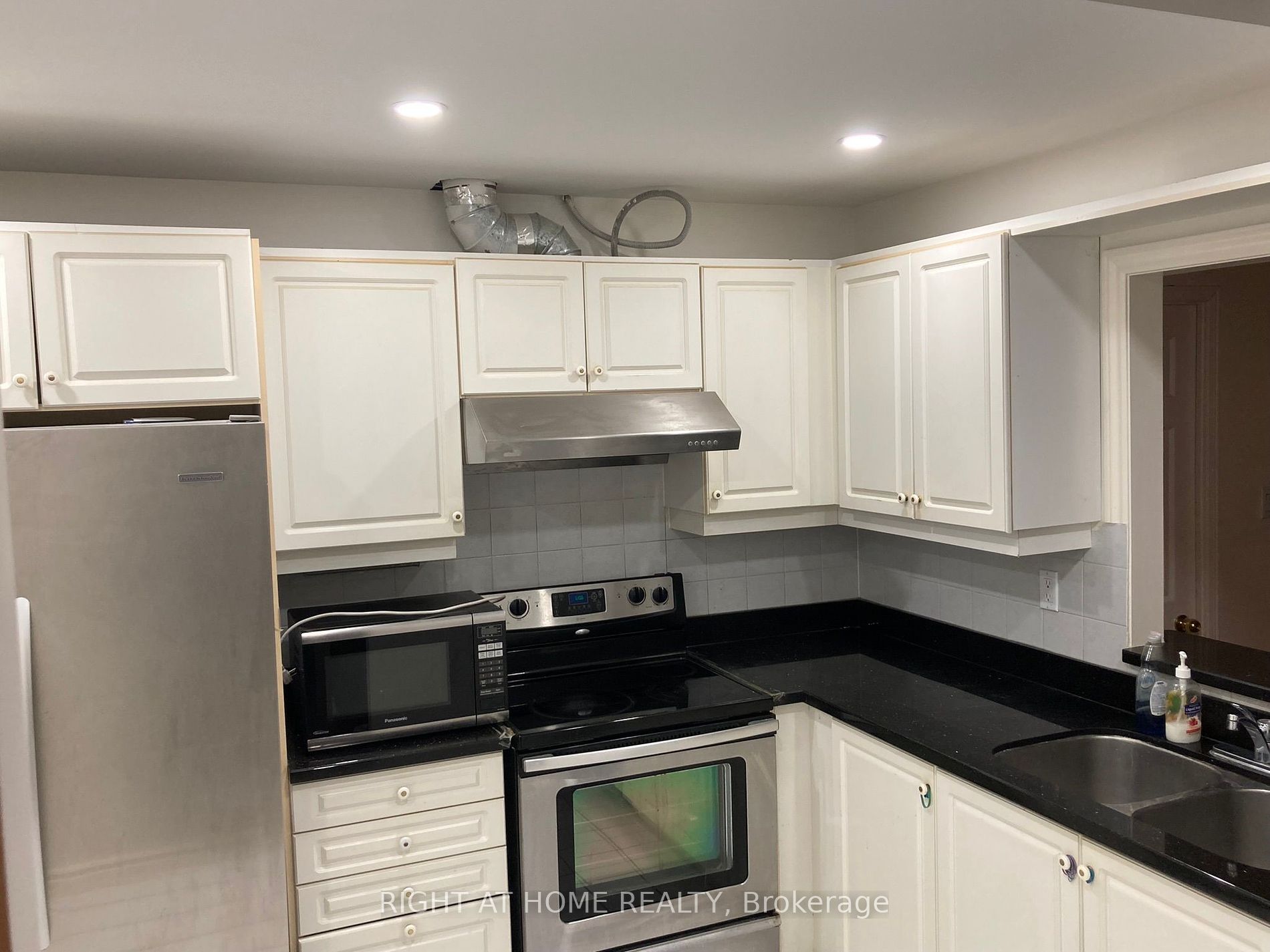 168 Bonis Ave 2501