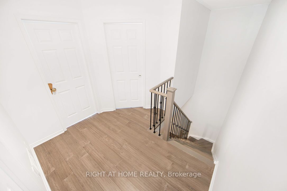 19 Rosebank Dr 302