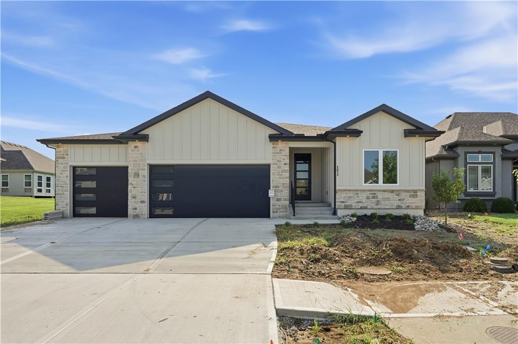 4073 NE Chapel Manor Drive