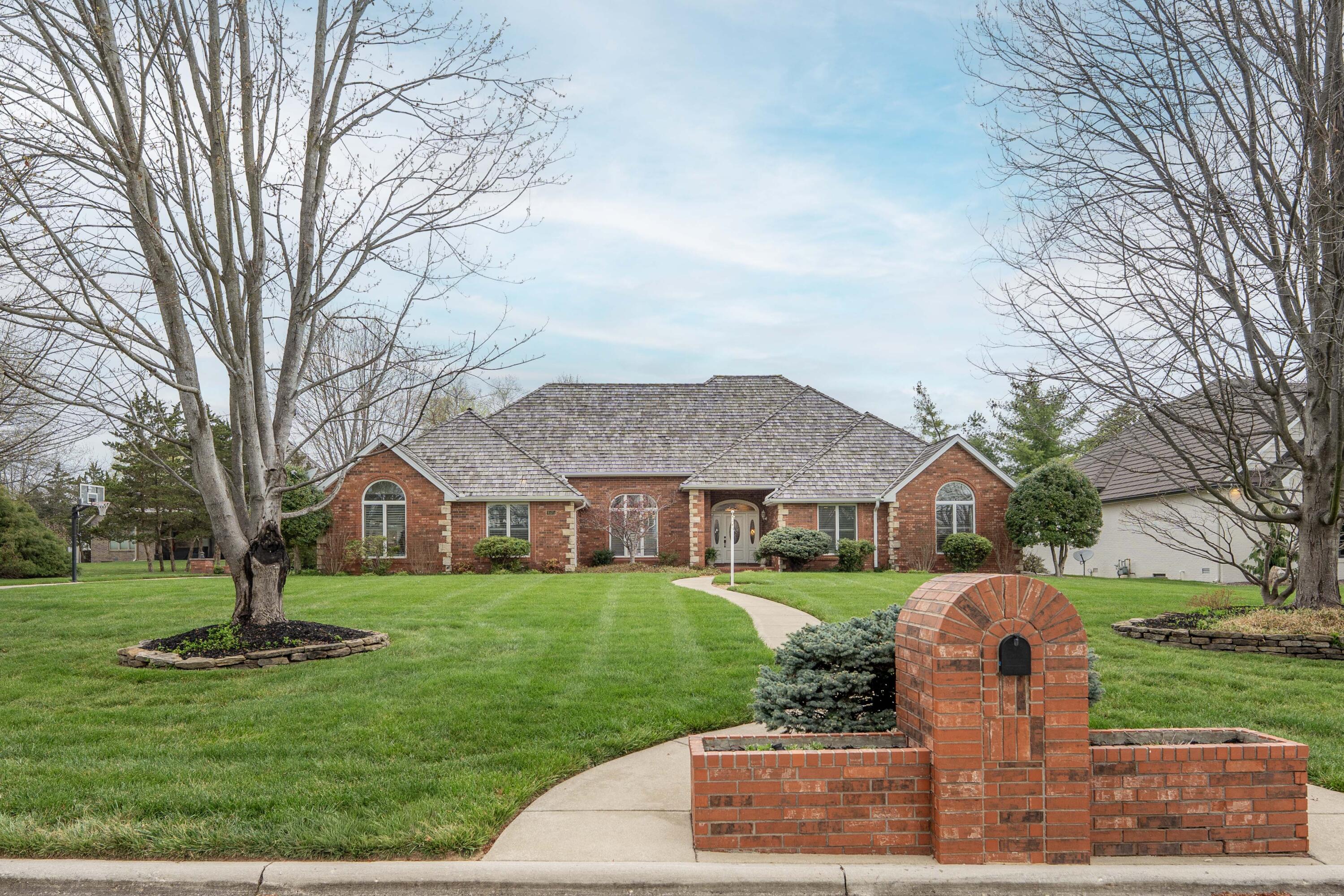3575 E Montrose Court