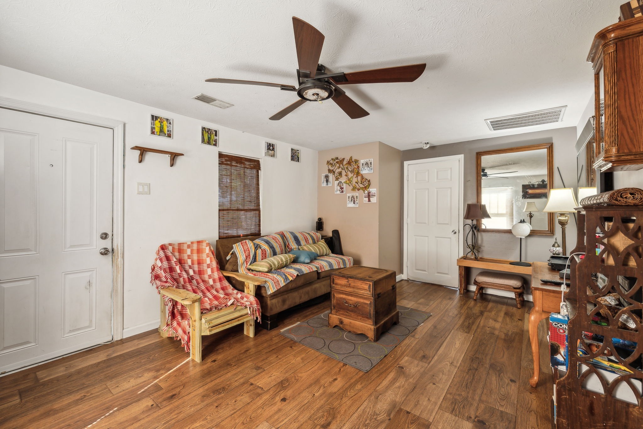 211 W Adams Ave