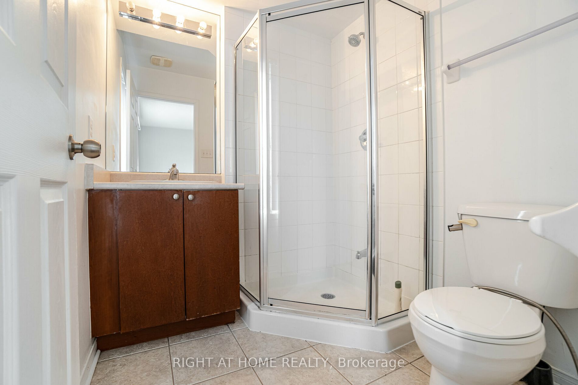 60 Fairwood Circ 45