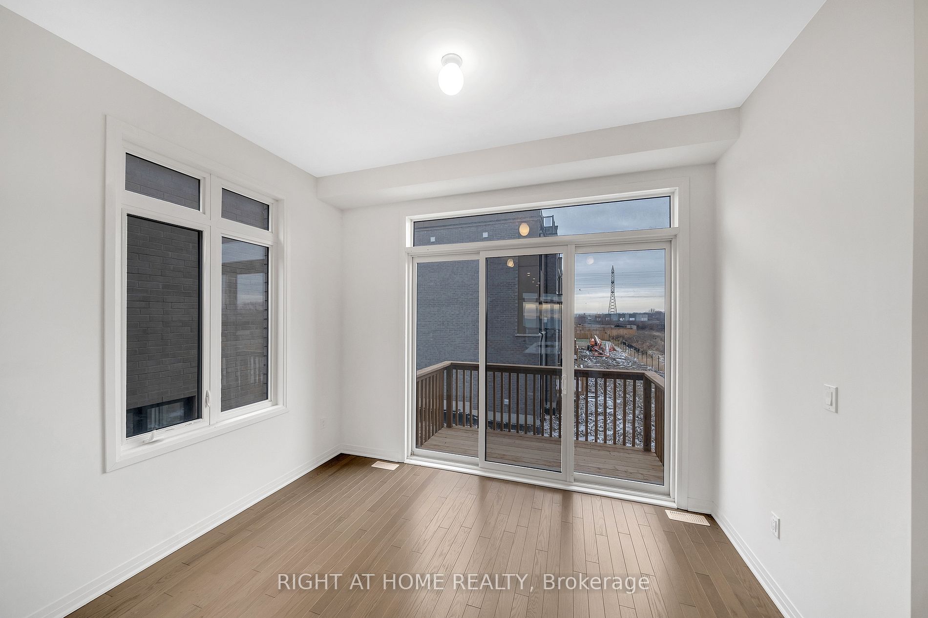 275 Port Darlington Rd