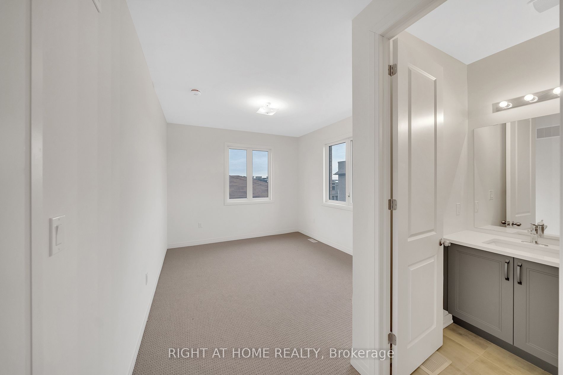 275 Port Darlington Rd