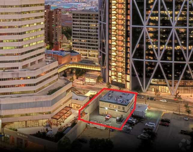 Fully leased stand-alone building in downtown Calgary, offering a 7% return on investment. Net rental income is $255,000. Located in the central part of the city on Centre Street and Fifth Avenue. The property has a 9,100 sq ft footprint on a lot measuring 65 ft front by 140 ft deep, with CR20-C20/R20 zoning. It has high yield potential and neighbour land assembly options. The total frontage can be extended to 115 ft along 5th Avenue. Situated across from the Bow Tower, it is an excellent holding property with current income, potential for appreciation, and development opportunities.